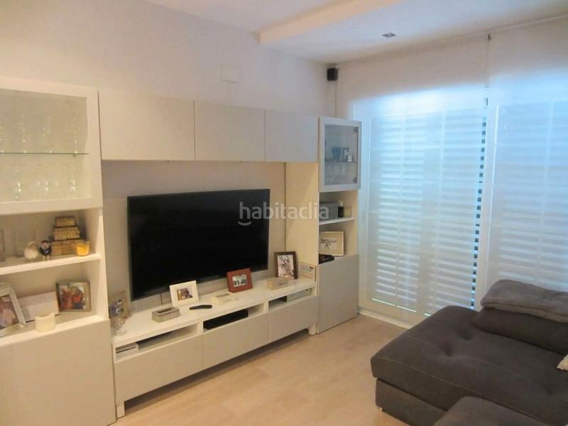 Foto c0ab7a56-a317-49c6-b576-a337b18feb15. Casa adossada amb aparcament a Golf Guadiana Badajoz