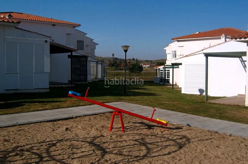 Foto fa60dd53-d117-4ae3-815d-0190b41a4318. Casa adossada amb aparcament a Golf Guadiana Badajoz