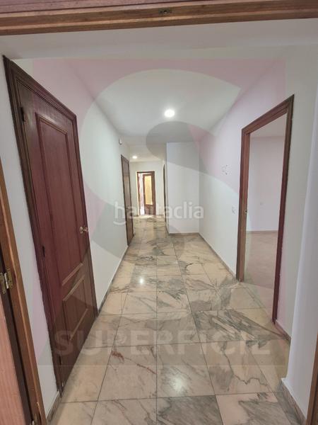 Foto 02c073d3-3df5-4f38-94db-575eb985d9ef. Semi detached house with heating parking in Casco Antiguo Badajoz