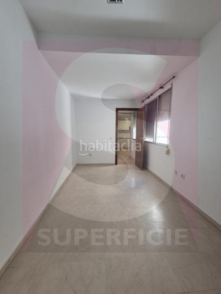 Foto 19d2e4ef-c62f-49bc-bb31-4739dccc12a4. Semi detached house with heating parking in Casco Antiguo Badajoz