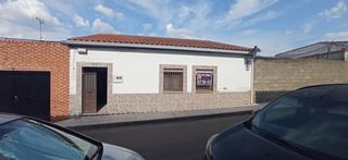 Maison jumelée  Calle hernán cortés. Casa adosada 3 dormitorios, 1 baño en puebla de obando