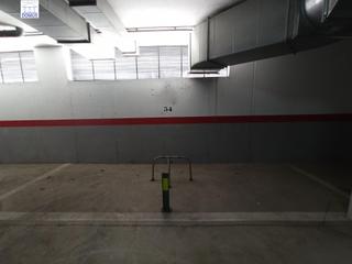 Motorcycle parking in Oeste. Plaza de garaje en mérida