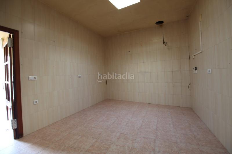 Foto 7473ba12-2e4d-4c85-a9d5-cce92debdd95. Local comercial a Montijo