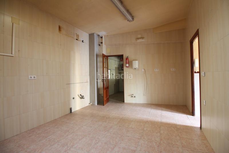 Foto d11983aa-b836-4001-bff9-1a5cf8051544. Local comercial a Montijo