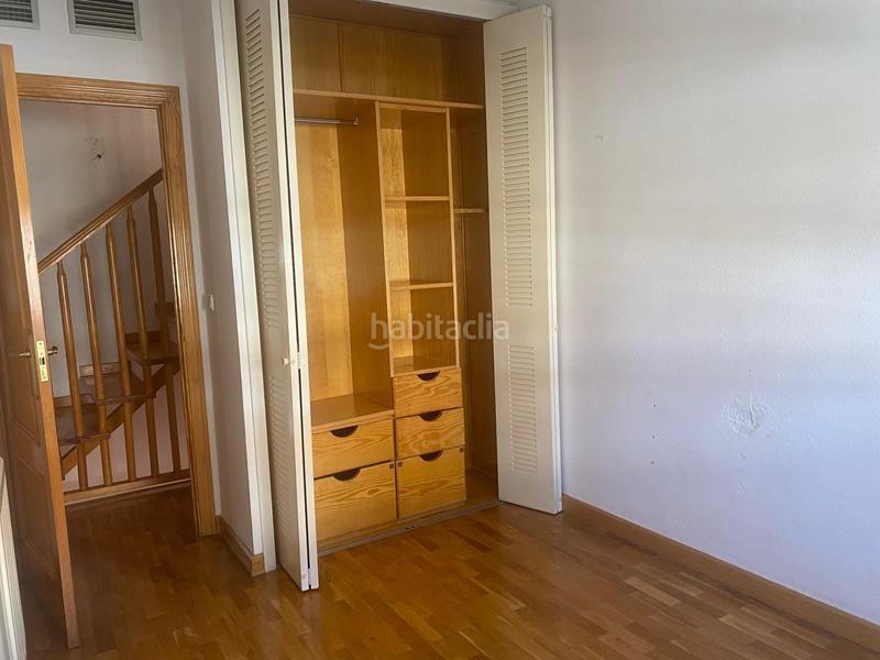 Foto 9d069b4b-2be5-48c5-94d2-3fee3a0d2beb. Alquiler casa adosada bonito adosado para disfrutar de sus espacios y vivir tranquilamente! en Mérida