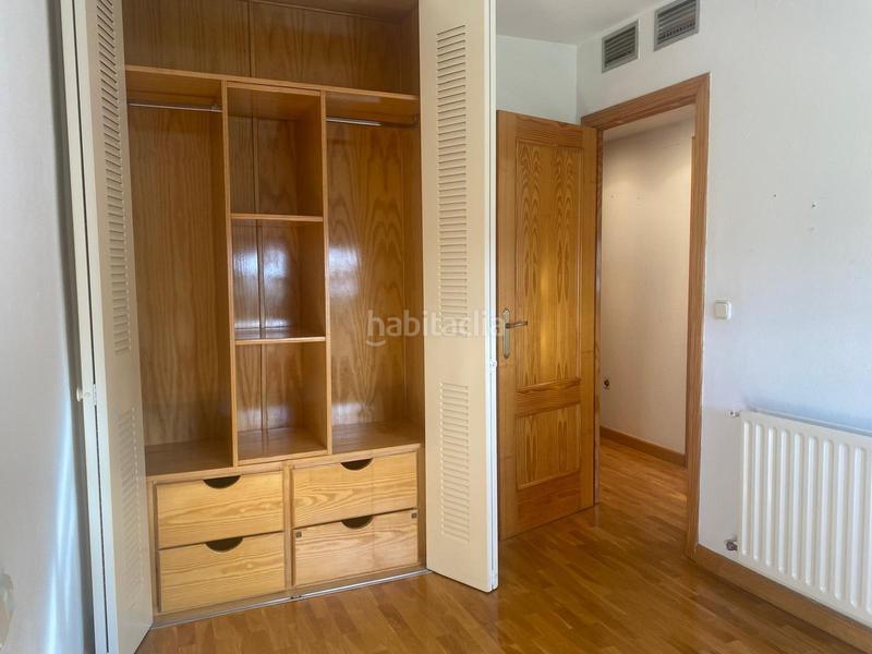 Foto b863aafb-aa22-4093-a13e-183406d38d43. Alquiler casa adosada bonito adosado para disfrutar de sus espacios y vivir tranquilamente! en Mérida