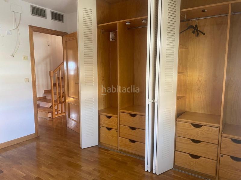 Foto c6cb35d6-ba47-4fe8-aada-04aa44a3537f. Lloguer casa adossada amb calefacció aparcament a Mérida