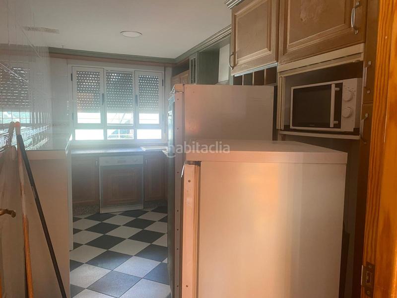 Foto cfa87c5a-2654-474e-8348-39cc4976a9e6. Rent semi detached house with heating parking in Norte Mérida