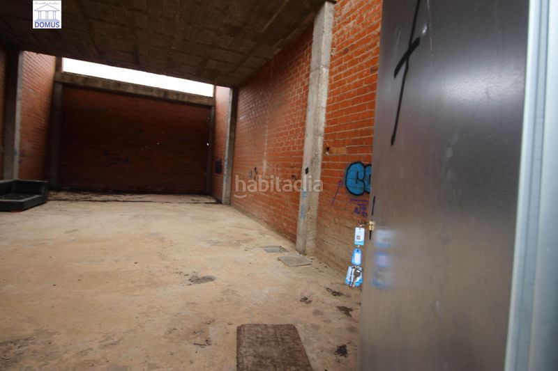 Foto e84f44bf-d40a-4910-8761-e56343aa0b16. Local comercial a Valdelacalzada