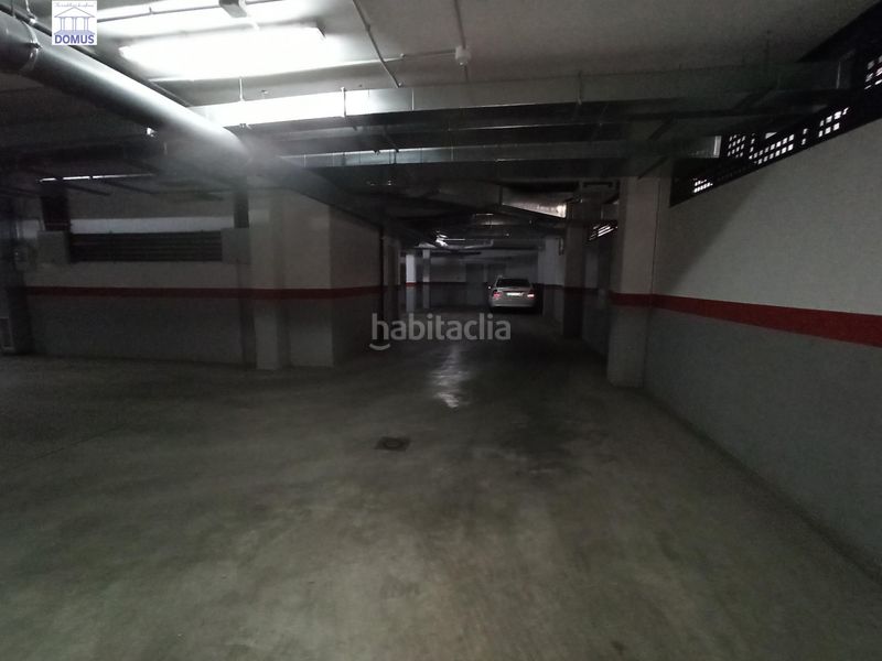 Foto d95fada3-73f3-4829-898c-bb31fb20c0ce. Aparcament cotxe a Oeste Mérida