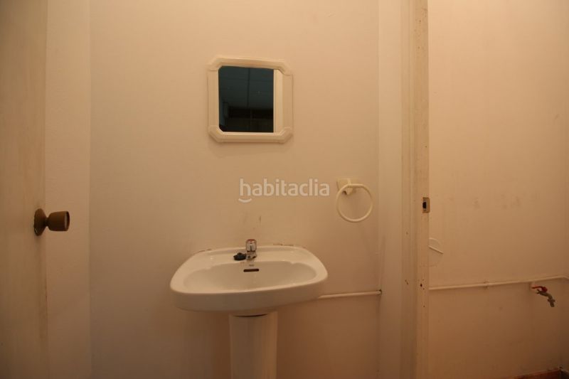 Foto fd886f45-54e3-4287-b663-f3b2c1391646. Local comercial a Montijo