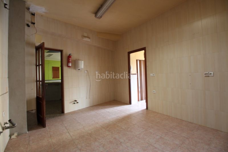 Foto caa725e7-d63f-4eab-92cd-0ba1a7915fd4. Local comercial a Montijo