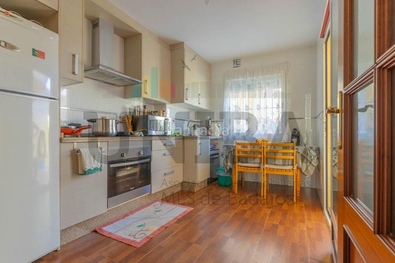 Foto 0dbd63f0-78cc-4080-8db1-e2dfb75aae63. Semi detached house with parking in Talavera la Real