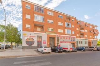 Aparcament cotxe a Maria Auxiliadora - Barriada de Llera. Garaje en venta en estación de autobuses