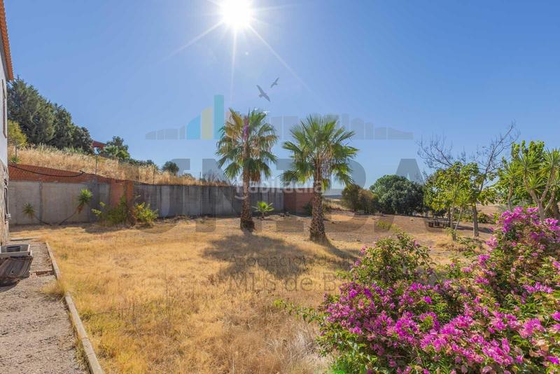 Foto 74be461b-a363-47f1-a1c4-7e0ef1f216a9. Chalet  único en urbanización atalaya en Carretera de Sevilla - Los Montitos Badajoz