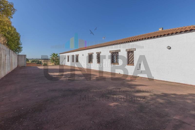 Foto bde253af-af38-43e9-89fd-ed1a242c1741. Chalet  único en urbanización atalaya en Carretera de Sevilla - Los Montitos Badajoz