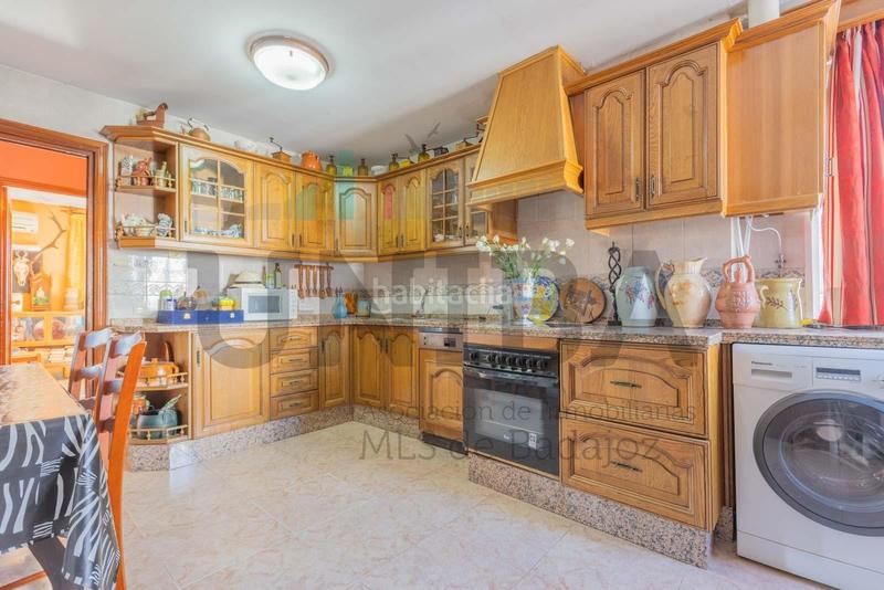 Foto 028284cb-d0c8-4306-ba5c-092d8a04ba54. Flat with heating in Santa Marina Badajoz