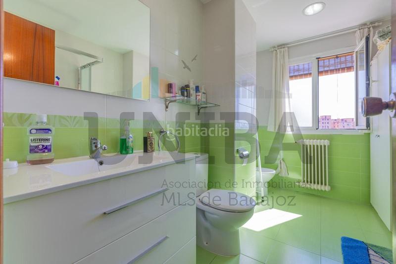 Foto b29c42d7-7e9c-448a-b7ba-56f89e21bd26. Flat with heating in Santa Marina Badajoz