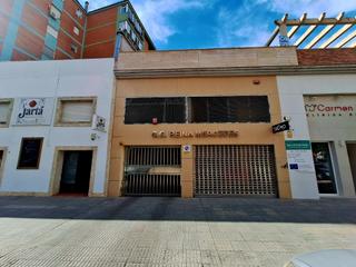 Aparcament cotxe  Calle de antonio martínez virel. Se vende amplia plaza de garaje