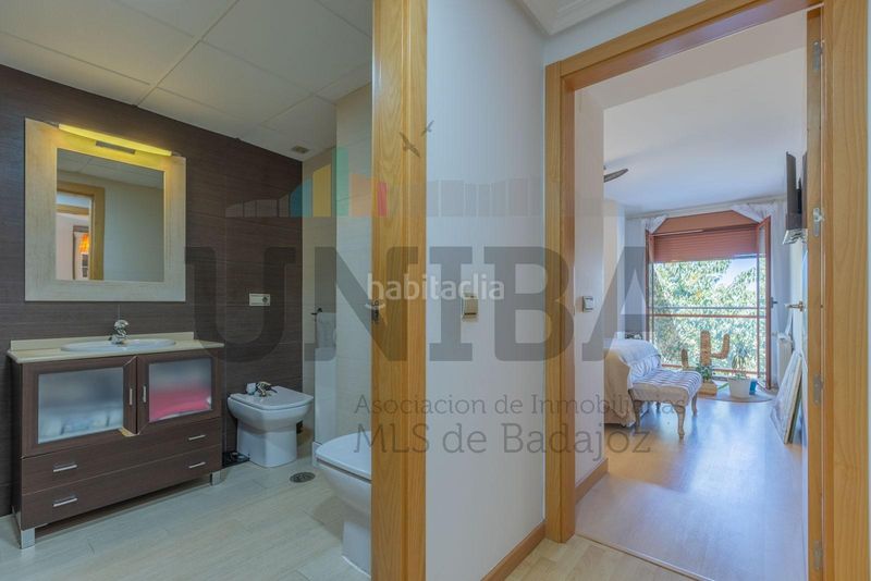 Foto a4e1e055-57a9-4fed-9e5d-2139ba985026. Àtic amb calefacció aparcament a Maria Auxiliadora - Barriada de Llera Badajoz