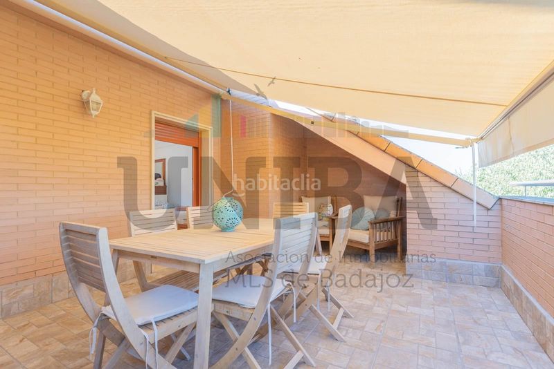 Foto aae0a289-0be2-4411-ad2d-862a64d108c0. Àtic amb calefacció aparcament a Maria Auxiliadora - Barriada de Llera Badajoz