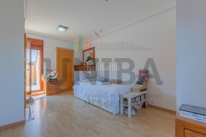 Foto b705666a-e63d-4d28-bf20-a1a39b621d61. Àtic amb calefacció aparcament a Maria Auxiliadora - Barriada de Llera Badajoz