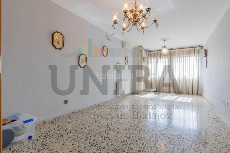 Foto 3728ac96-1cec-4c7a-bbea-f151404c7263. Pis amb calefacció aparcament a Pardaleras Badajoz
