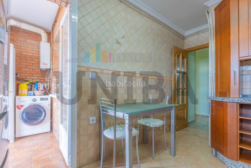 Foto 3748442b-6bc9-4adc-8f8d-d193e31a209c. Pis amb calefacció aparcament a Pardaleras Badajoz