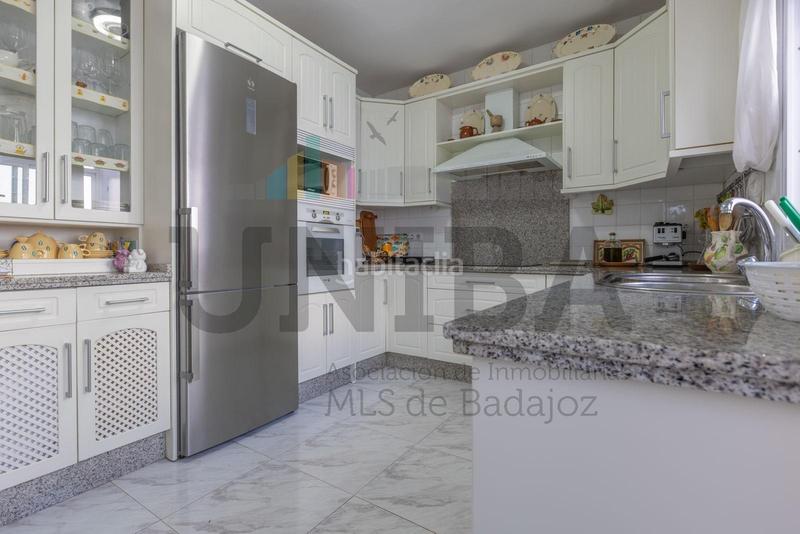 Foto 7c609a3f-033e-4bbd-9cfe-43949ce4e408. Pis amb calefacció aparcament a Santa Marina Badajoz