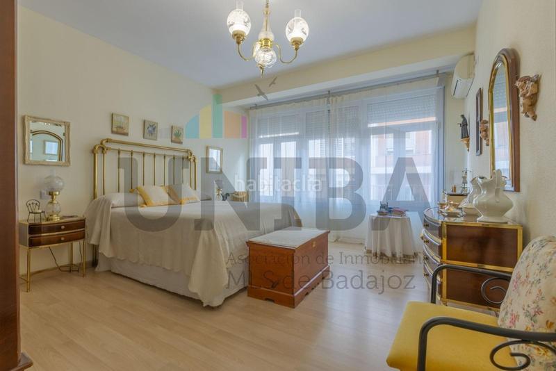 Foto a44b9c5c-3bcb-44d6-a1fe-2fef5decd153. Pis amb calefacció aparcament a Santa Marina Badajoz