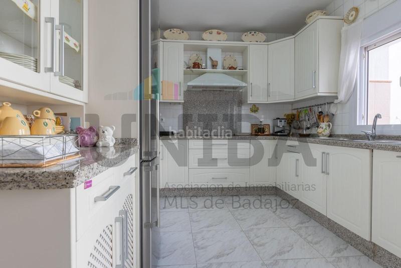 Foto c3f19bf5-084c-4d48-a15d-1c8d804dc023. Pis amb calefacció aparcament a Santa Marina Badajoz