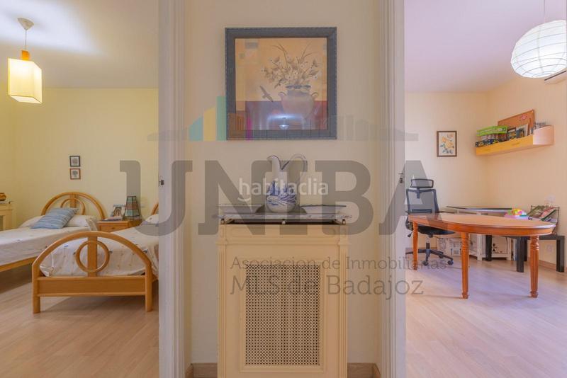 Foto f8bf8553-81db-4b64-b7ea-9c798dd96bf0. Pis amb calefacció aparcament a Santa Marina Badajoz