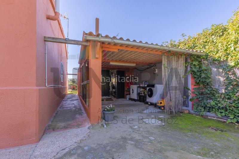 Foto 1dd1f551-1212-4e20-86e2-def8ef7dfe2a. Chalet with parking pool in pedanías de Badajoz Badajoz