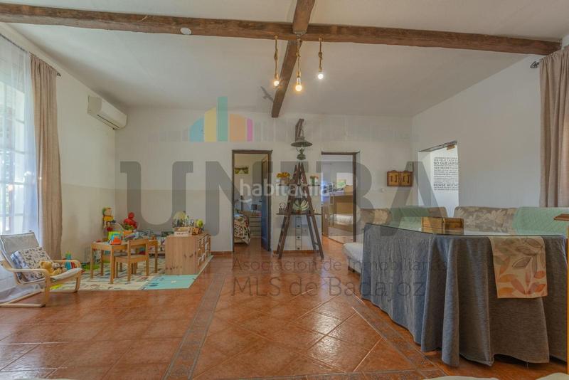 Foto d766437e-80b9-41ec-8cbd-0b3ce09716bf. Chalet avec parking piscine dans pedanías de Badajoz Badajoz