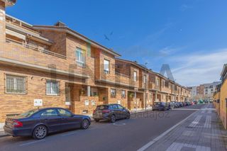 Casa adossada en Valdepasillas - La Paz - Huerta Rosales. Magn�fico chalet en huerta rosales