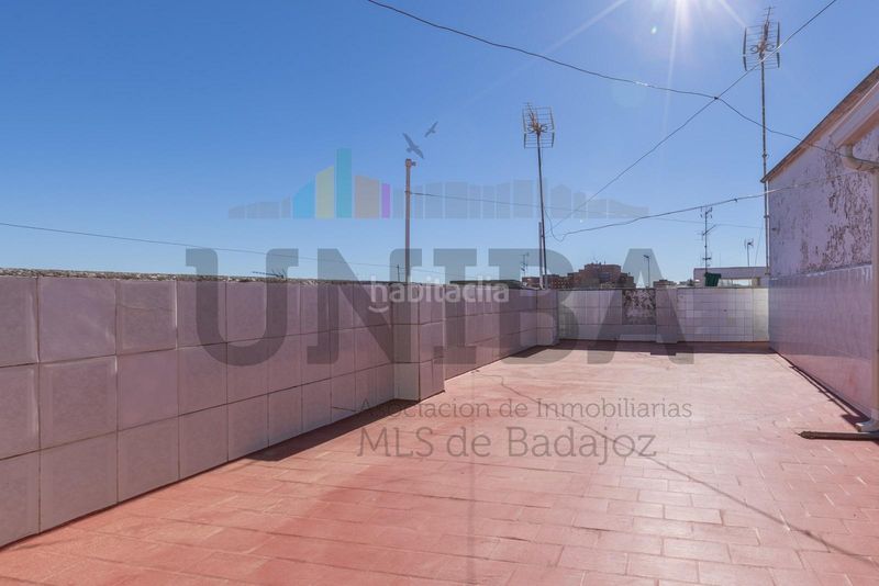 Foto f08aae41-ba8d-4fdb-b935-712c6af1f7ef. Pis amb aparcament a Ciudad Jardín Badajoz