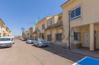 Casa adosada en Talavera la Real. Magnífico adosado totalmente reformado en talavera