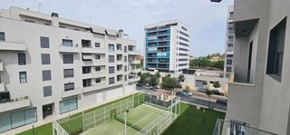 Rent Flat in Avenida Elvas. Estupendo piso en alquiler en avda. de elvas