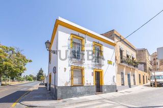 House  Porrina de badajoz. Casa a la venta de esquina en casco antiguo