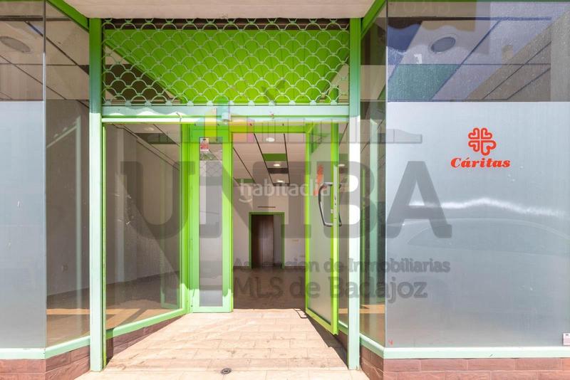 Foto 078b5578-f1f1-4731-8de0-68758147578d. Local commercial dans Montijo
