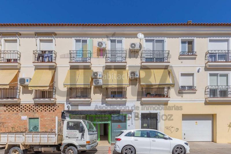 Foto b9fe4dad-82a0-4ab1-b846-82e240f99c3e. Local commercial dans Montijo
