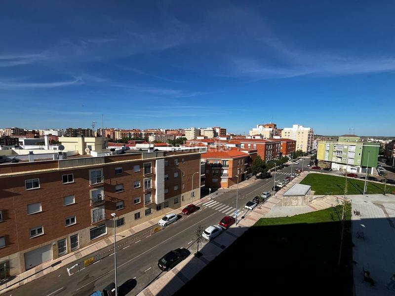 Foto 083f4950-ca5f-4bd3-910f-d954962a93fd. Lloguer apartament amb calefacció aparcament a Maria Auxiliadora - Barriada de Llera Badajoz