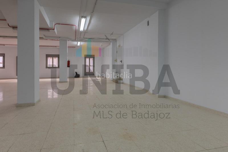 Foto a184bb85-f7c5-467a-8914-9ed55e5f3ef3. Local comercial a Centro Cáceres