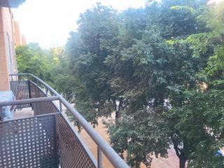 Location Appartement  Avenida sinforiano madroñero 16b. Piso en alquiler ideal para clínica