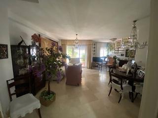 Etagenwohnung in Casco Antiguo