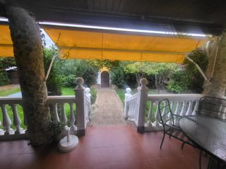 Chalet en Las Vaguadas. Chalet en urbanización campo pino