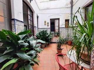 Etagenwohnung in Casco Antiguo. Espectacular vivienda señorial en el corazón del casco antiguo