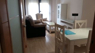 Location Appartement à La Estación. Luminoso piso de 2 dormitorios con terraza y patio privado