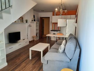 Location Appartement à Casco Antiguo. Encantador dúplex con terraza en plena plaza alta
