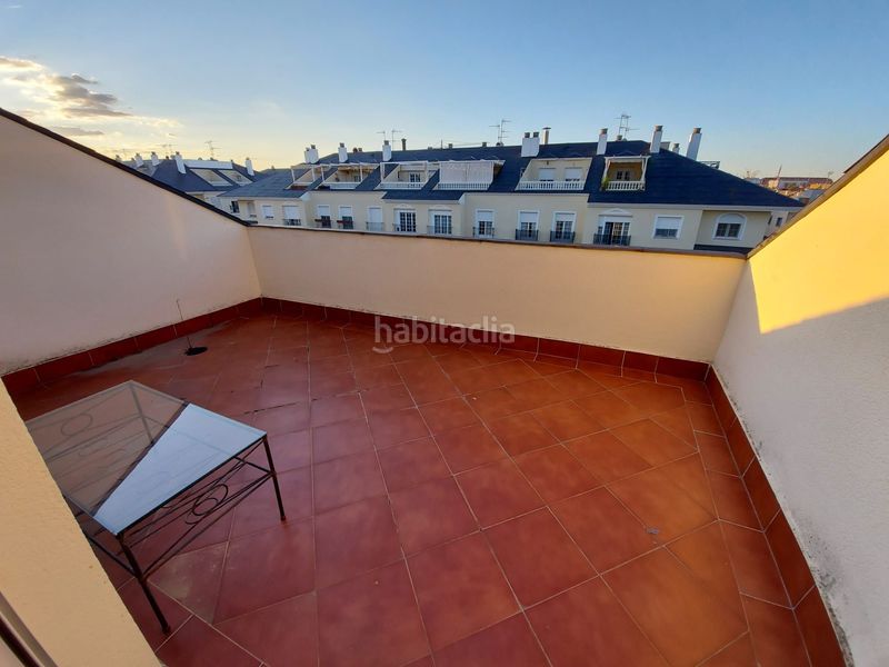 Foto 051b2cd7-42c3-43ed-a127-807399286e2a. Rent duplex with heating parking in Avenida Elvas Badajoz